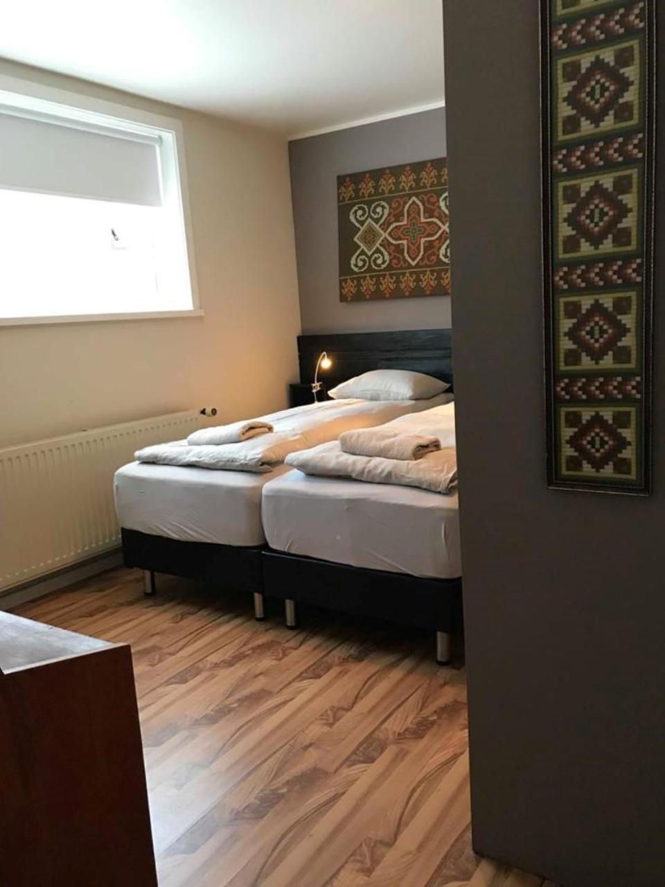 Guesthouse Hvitahusid Акурейрі Екстер'єр фото