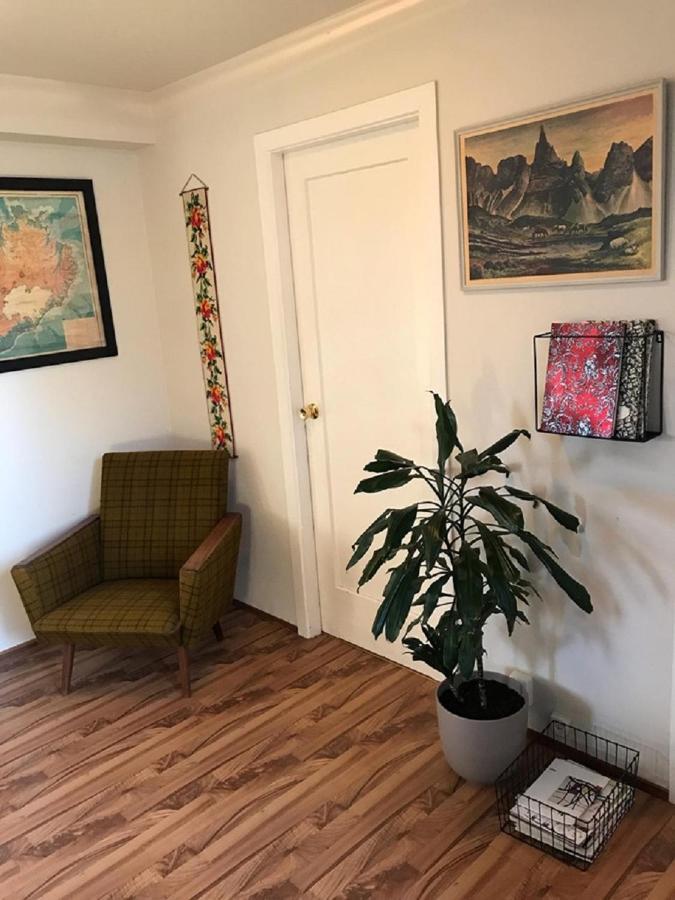 Guesthouse Hvitahusid Акурейрі Екстер'єр фото