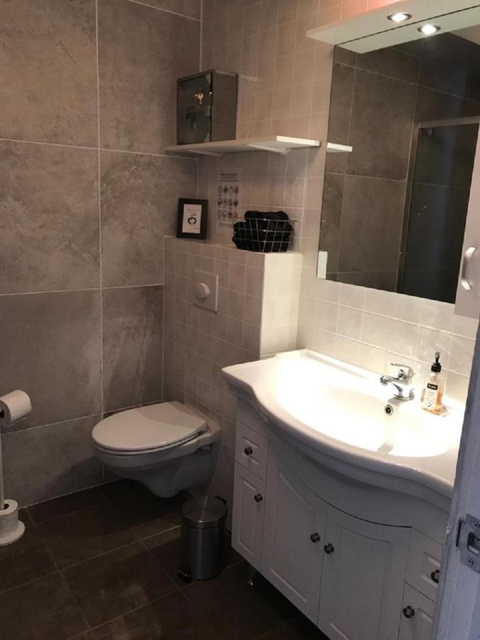 Guesthouse Hvitahusid Акурейрі Екстер'єр фото